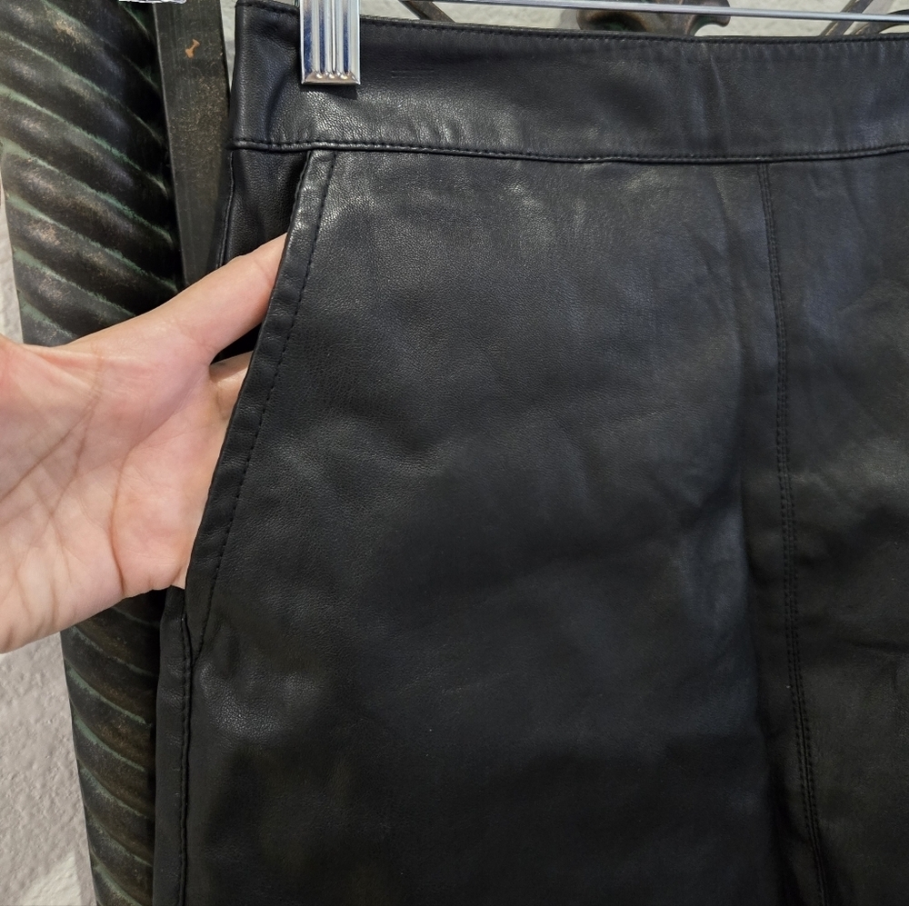 Forever 21 Black Faux Leather Mini Skirt - Picture 3 of 6